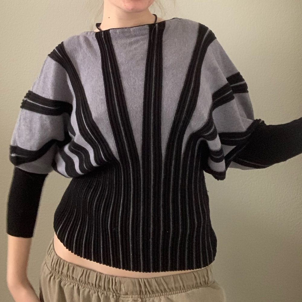 Liquid by Sioni Wide to Slim Long Sleeve Black & Grey Sweater